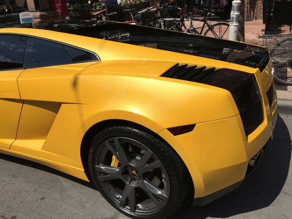 Although the picture does this no justice, this new yellow Lamborghini comes with a green ghost pearl in the paint job.